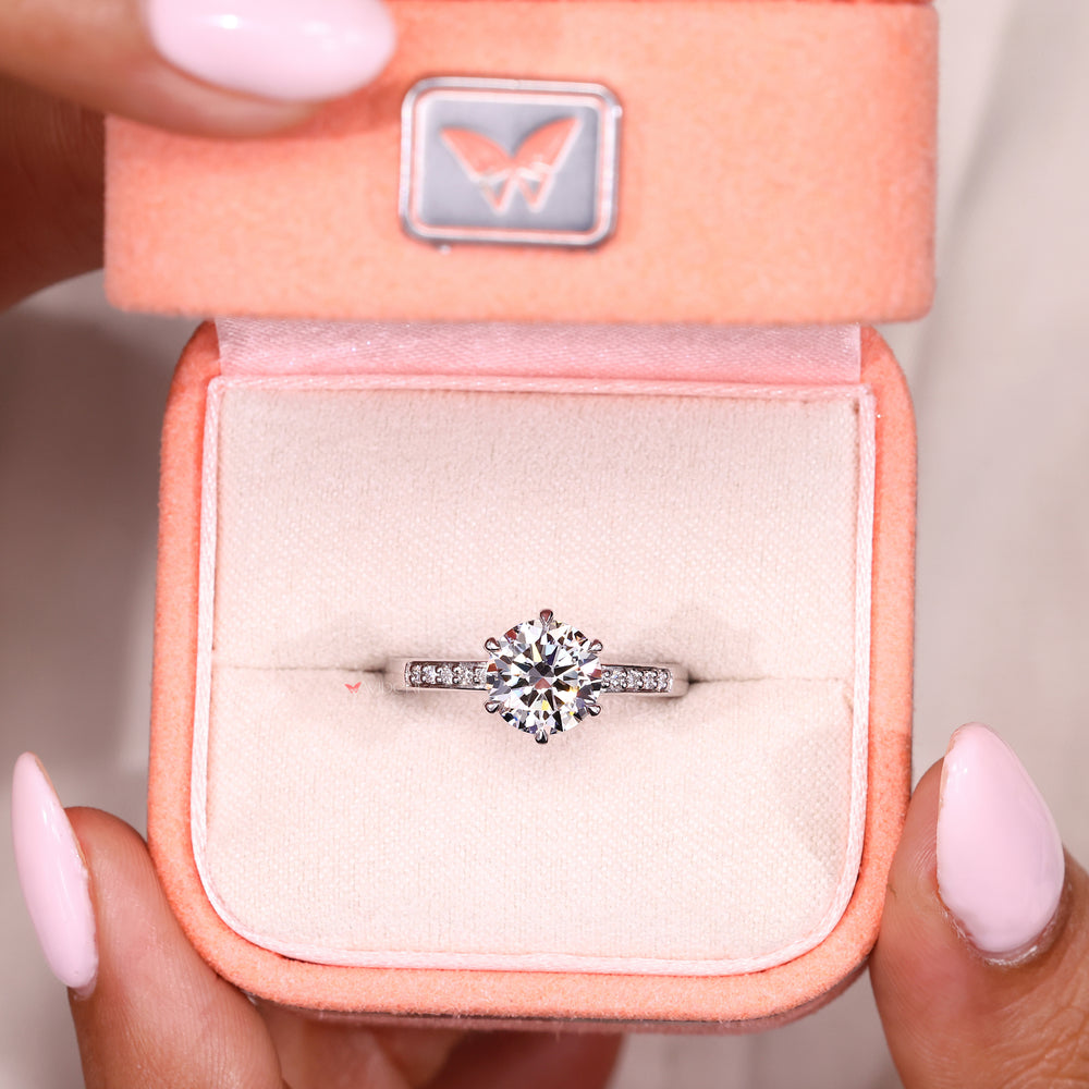 IGI certified lab diamond ring with round cut center
