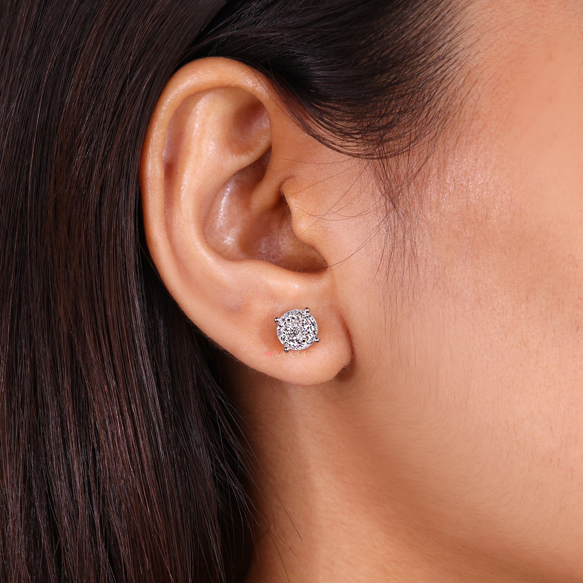 Classic stud earrings and everyday wear diamond earrings.

