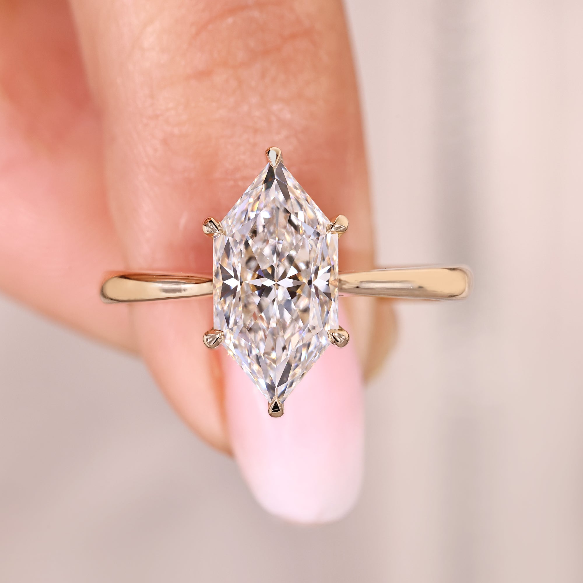 Handmade dutch marquise diamond ring with cathedral style.

