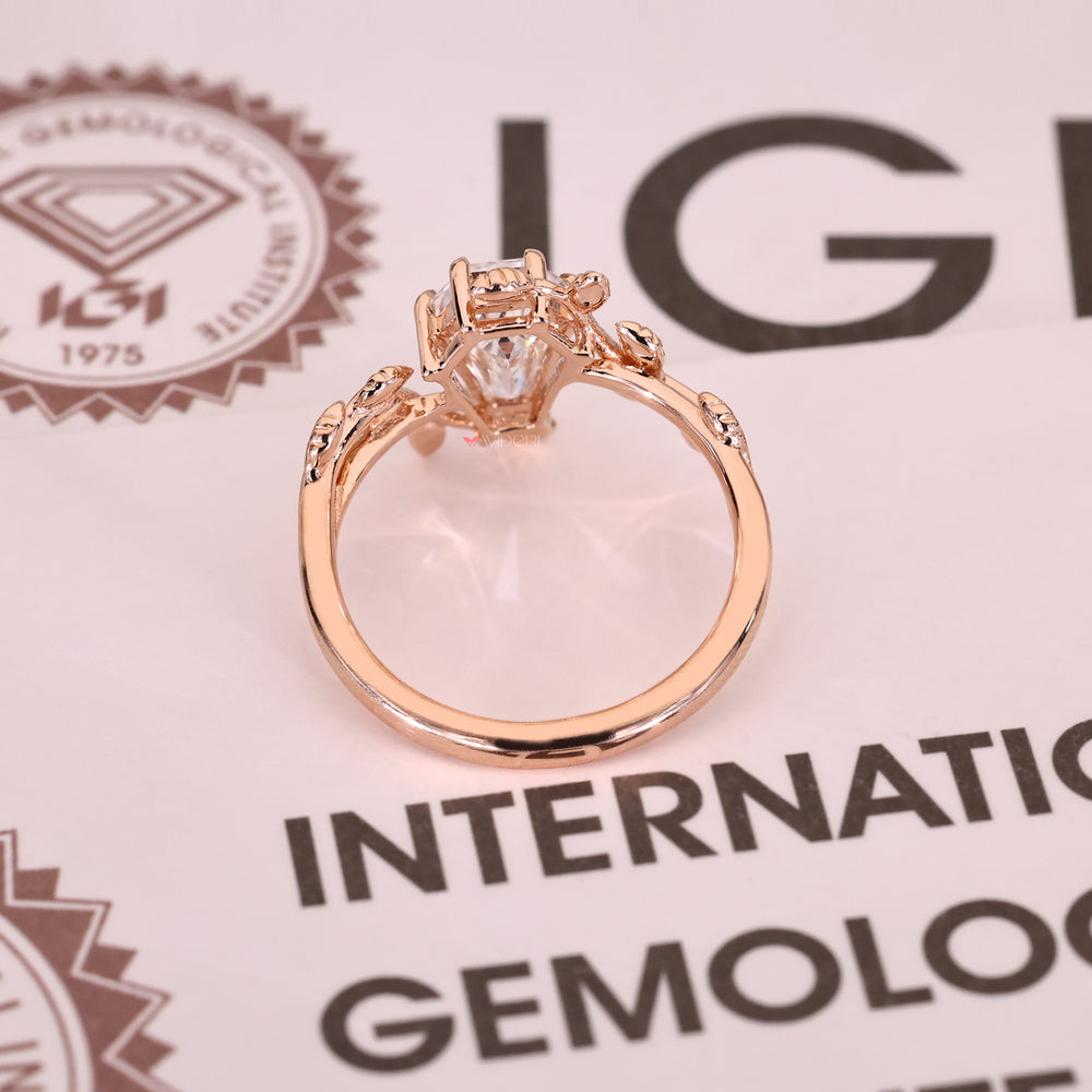 IGI certified coffin cut diamond ring design.
