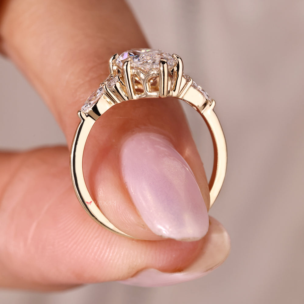 Diamond engagement ring delivers bright shine and classic look.