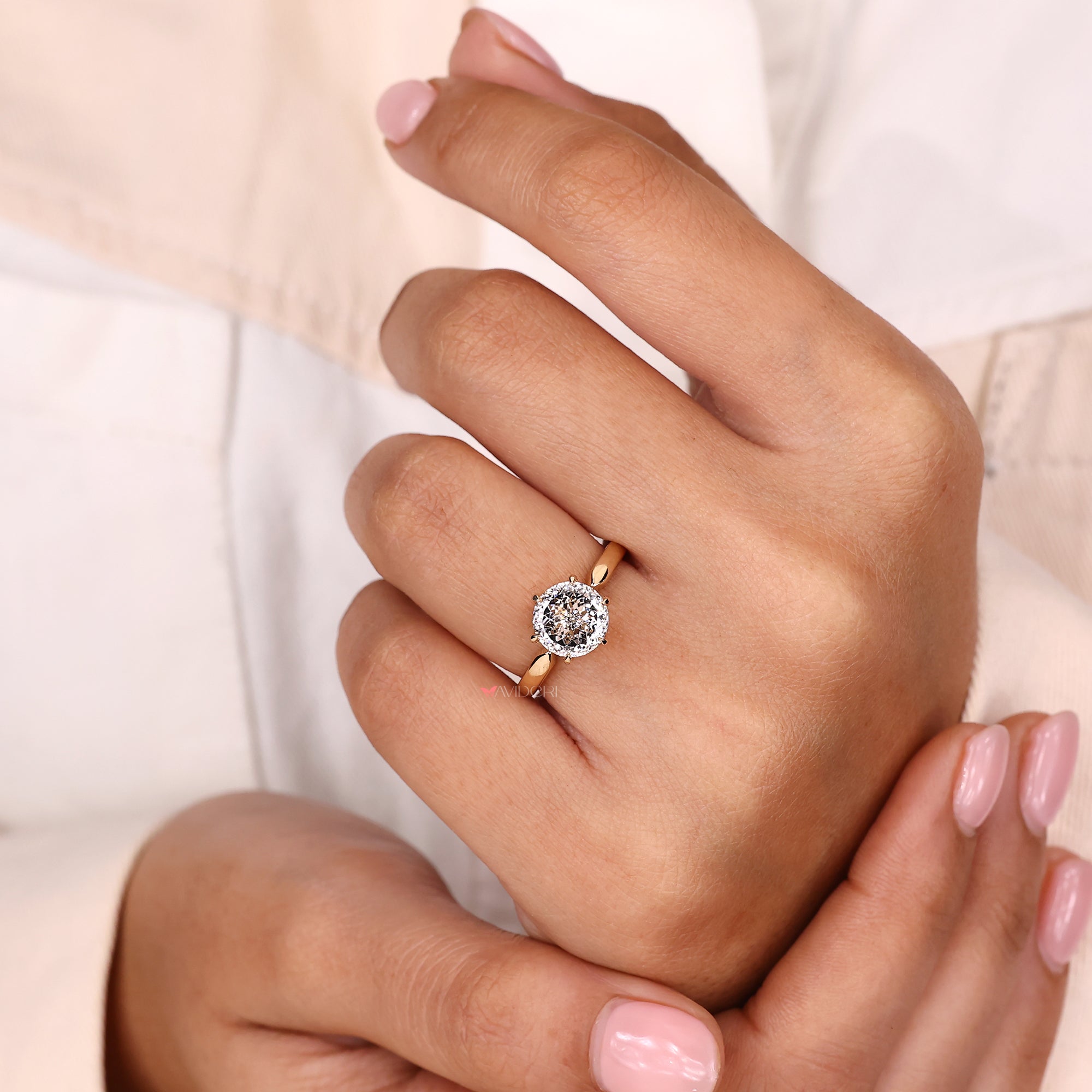 Handmade engagement ring with IGI certified Lab Grown Diamond.