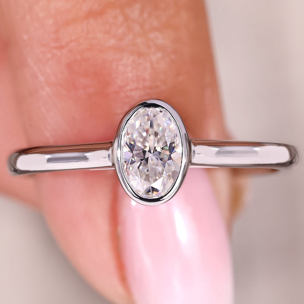 This solitaire ring​ highlights simplicity with timeless beauty.