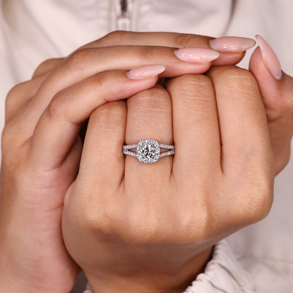 IGI certified round diamond ring handmade.
