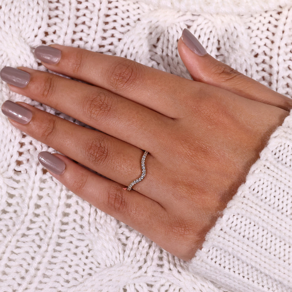 Sophisticated minimalist wedding band designed for modern couples seeking simplicity.
