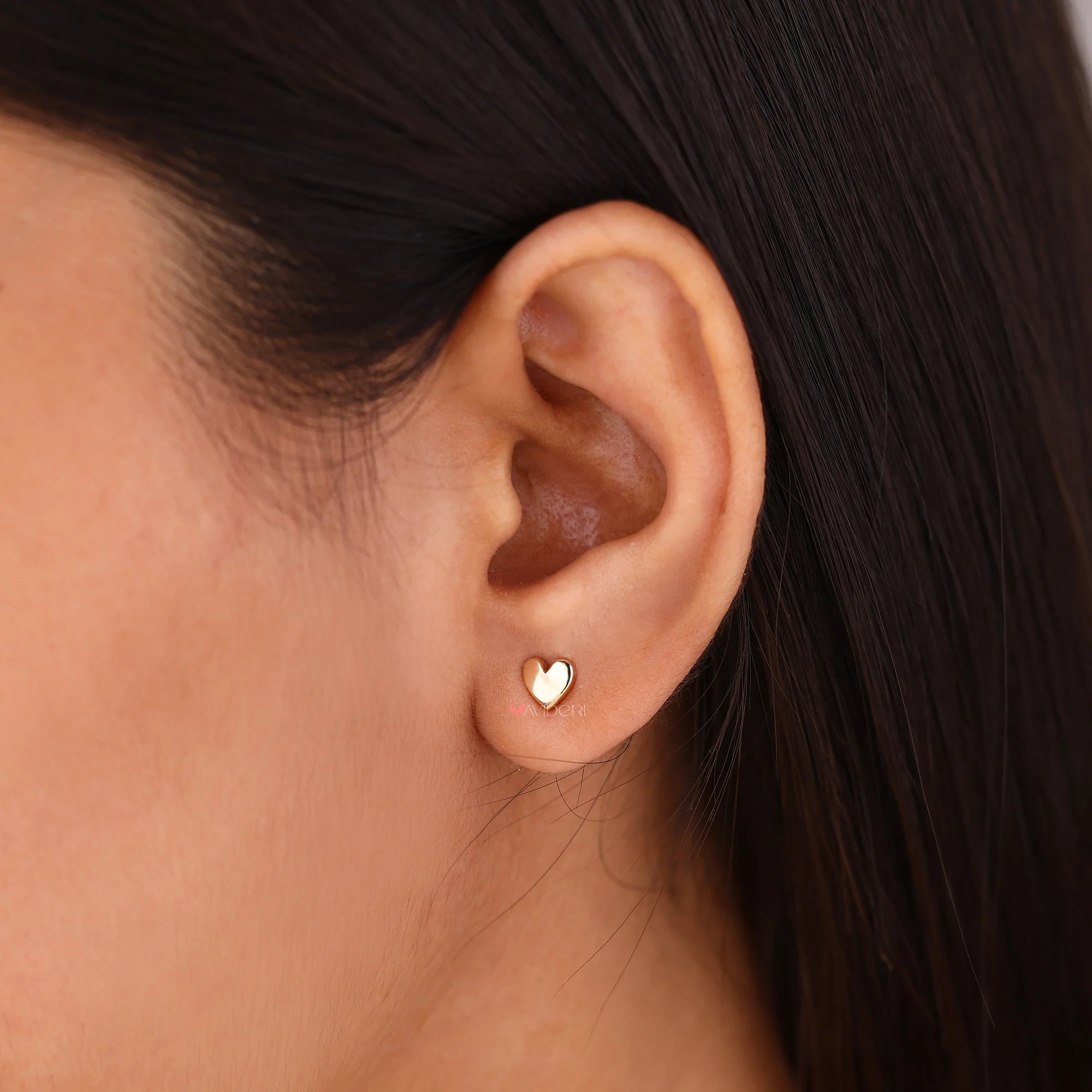 Avideri earrings with handmade earrings.