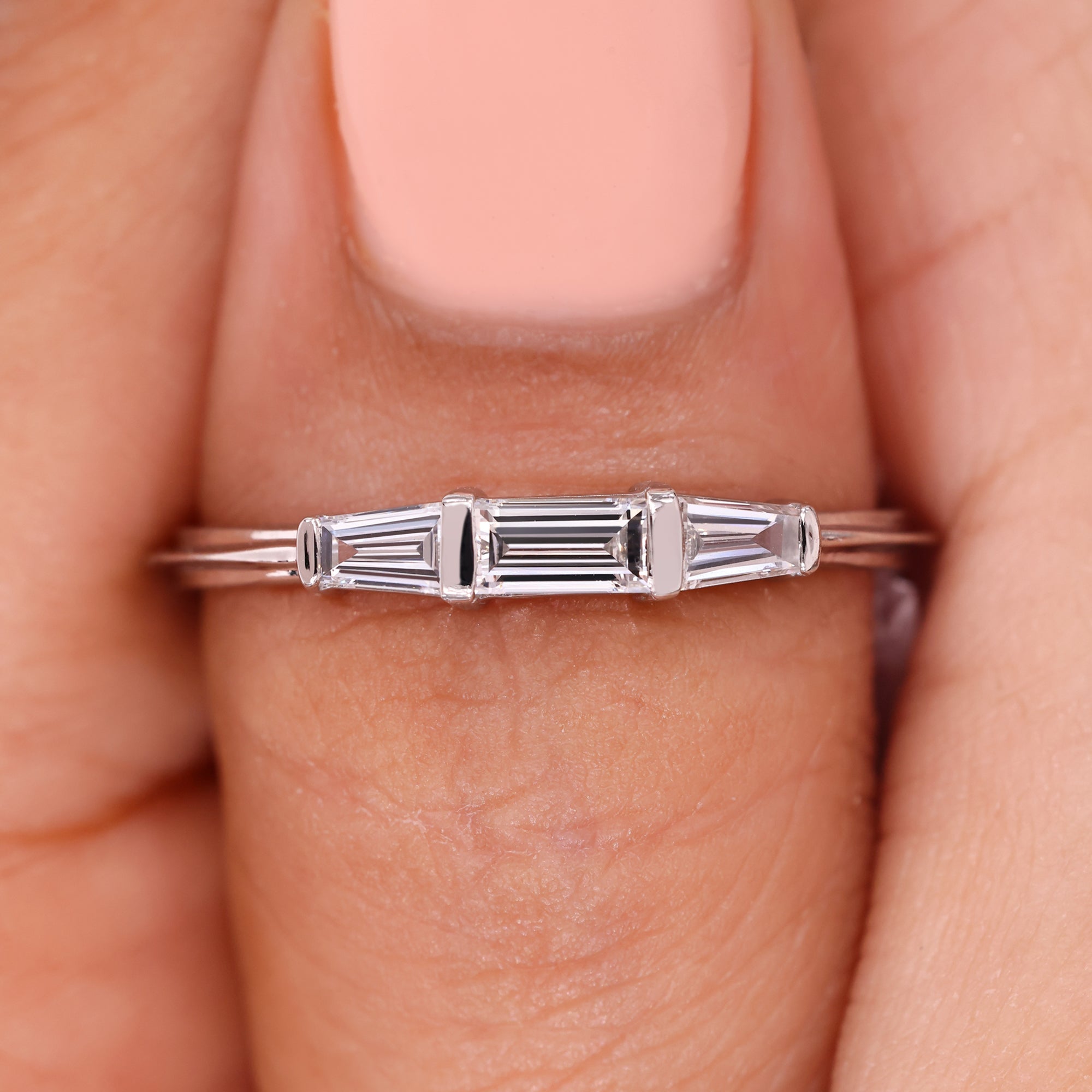 Baguette diamond wedding band with bar set wedding band.
