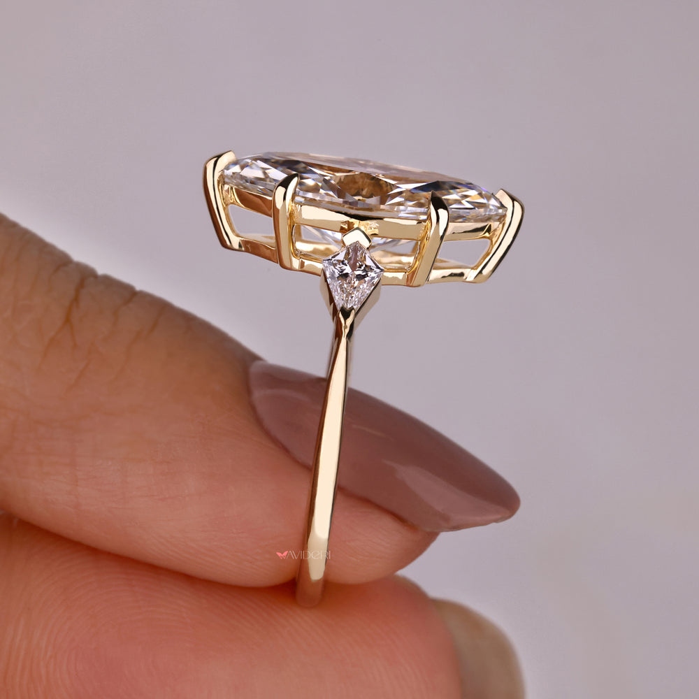 kite cut diamond avideri ring
