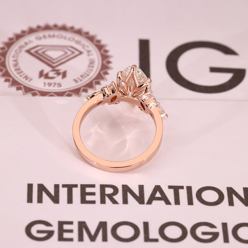 Handmade moval diamond ring by Avideri.