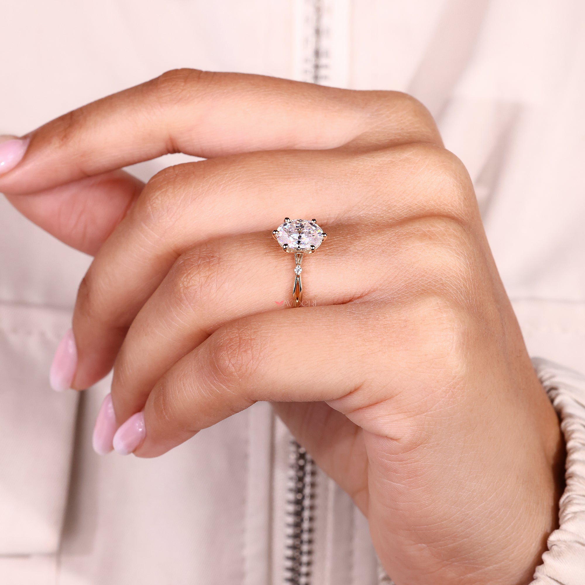 Oval cut engagement ring with a stunning center stone.