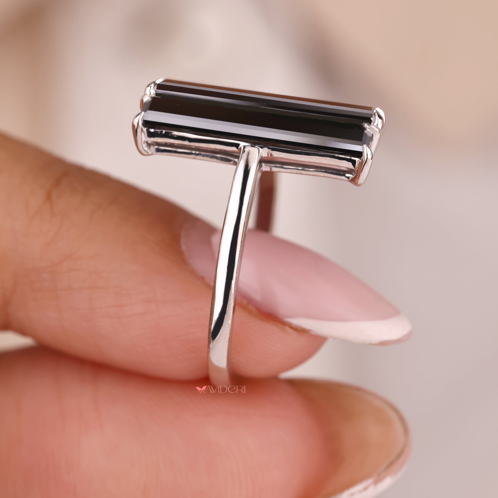Avideri ring, avideri engagement ring, baguette engagement ring.