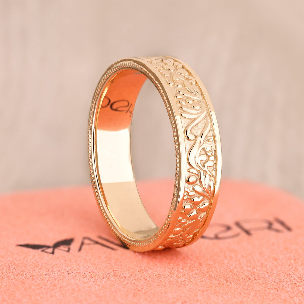 Art deco men's ring with vintage filigree style.
