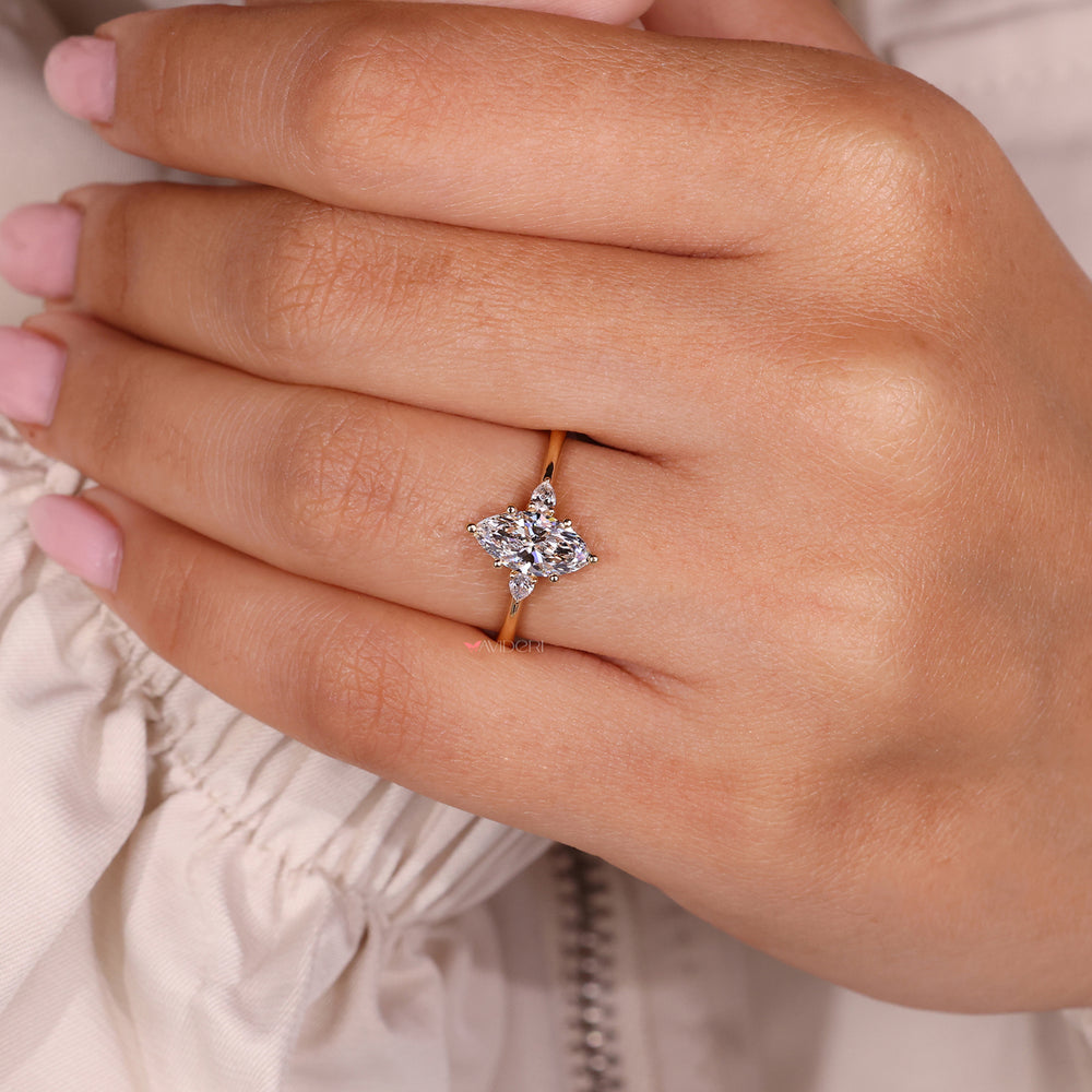 Avideri engagement ring crafted for special moments.