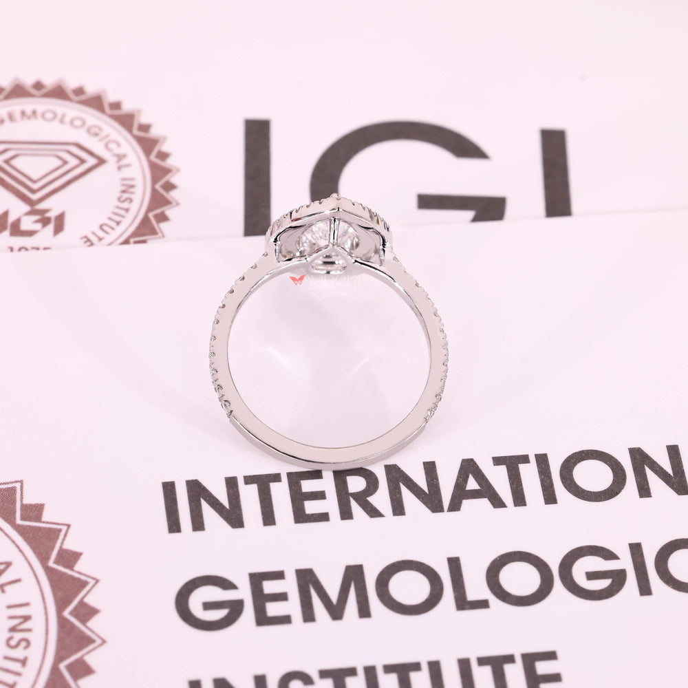 Lab grown diamond pear ring offering sustainable brilliance.