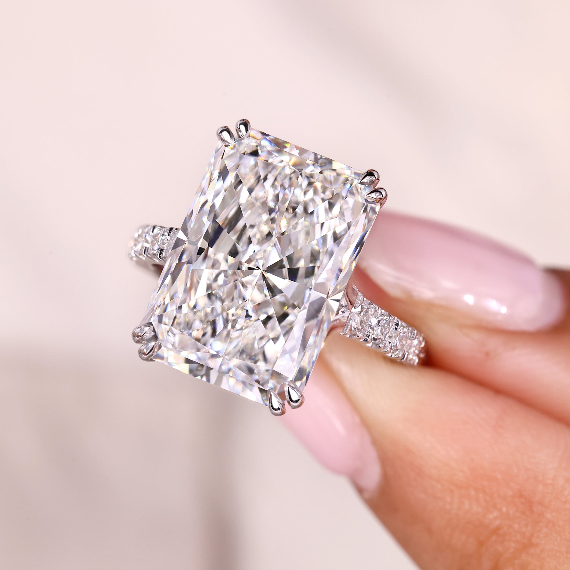 Lab grown diamond ring offering clear and bright sparkle.