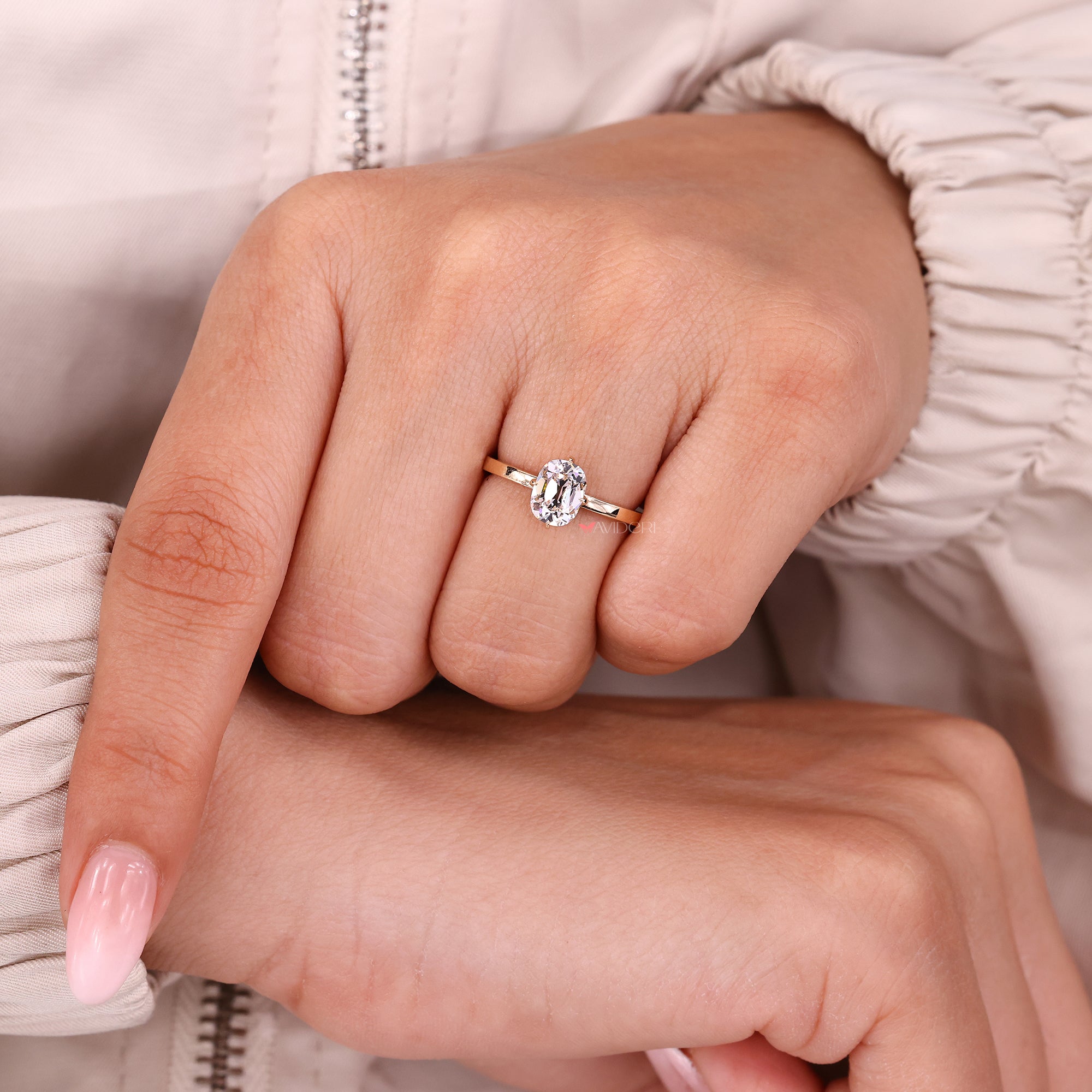 Buy engagement ring with IGI certified diamond.