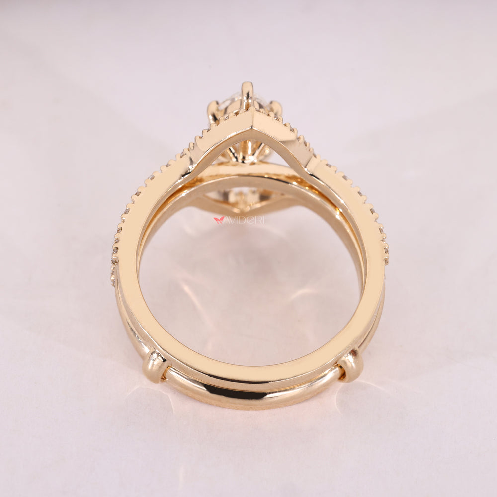Yellow gold bridal set in Lab Grown Diamond.