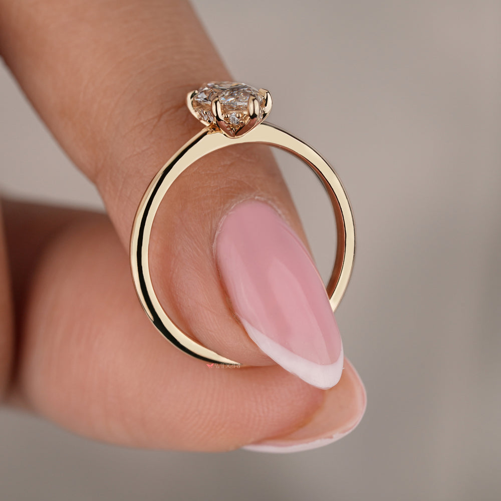 Yellow gold diamond ring designed for classic sophistication
