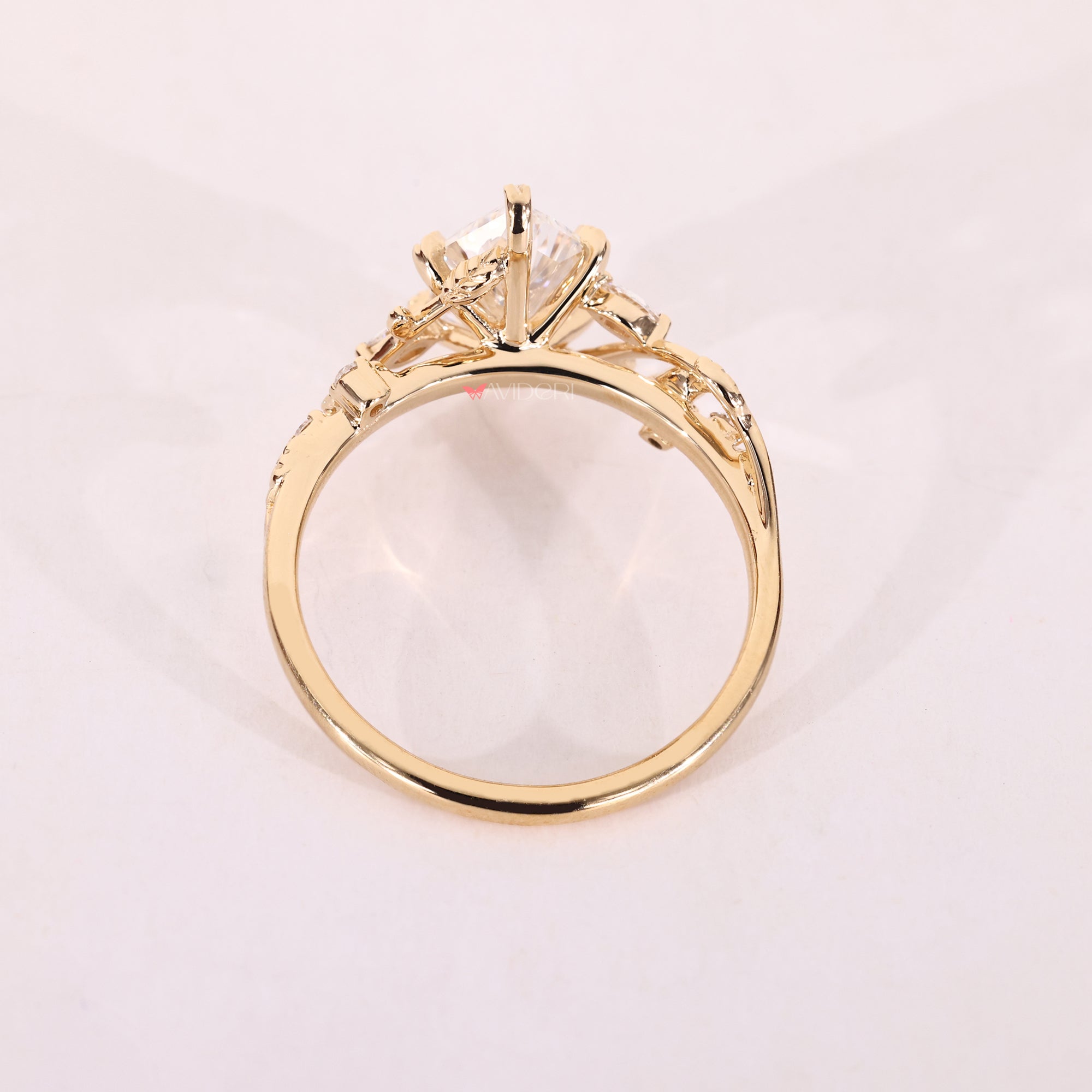 Yellow gold engagement ring with Lab Grown Diamond.