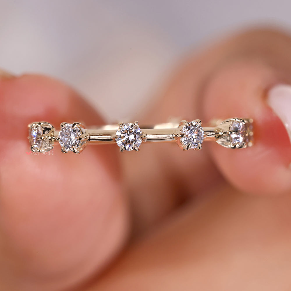 Pave wedding band with round diamonds for a stunning round diamond wedding band.
